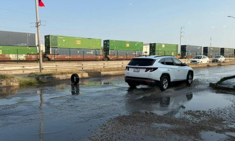 Obras en drenaje provocan nuevos derrames de aguas negras en la Ruta Fiscal