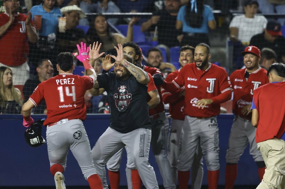   Hernán Pérez produce siete con grand slam; Tijuana gana 15-7 y toma ventaja de 3-1 en la Final de la Zona Norte    El venezolano Hernán Pérez conectó grand