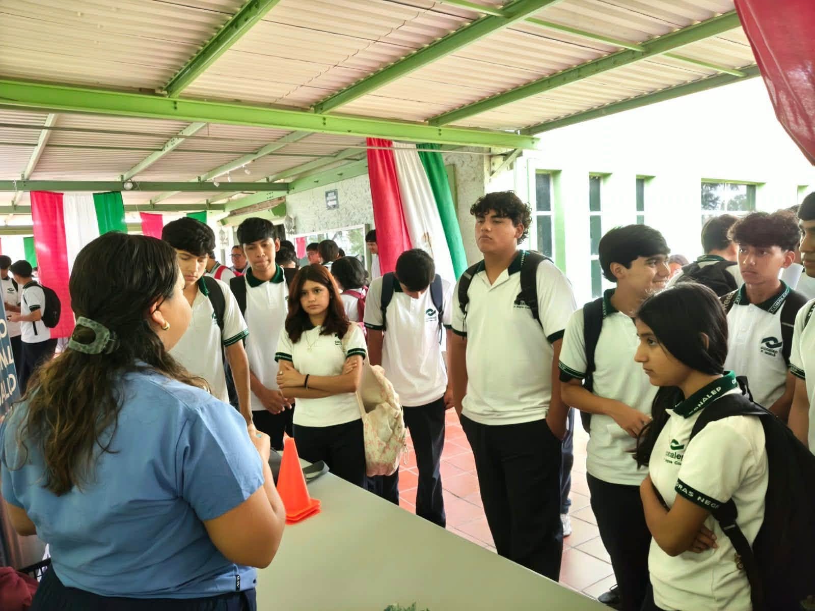 Refuerzan salud bucal entre estudiantes del CONALEP