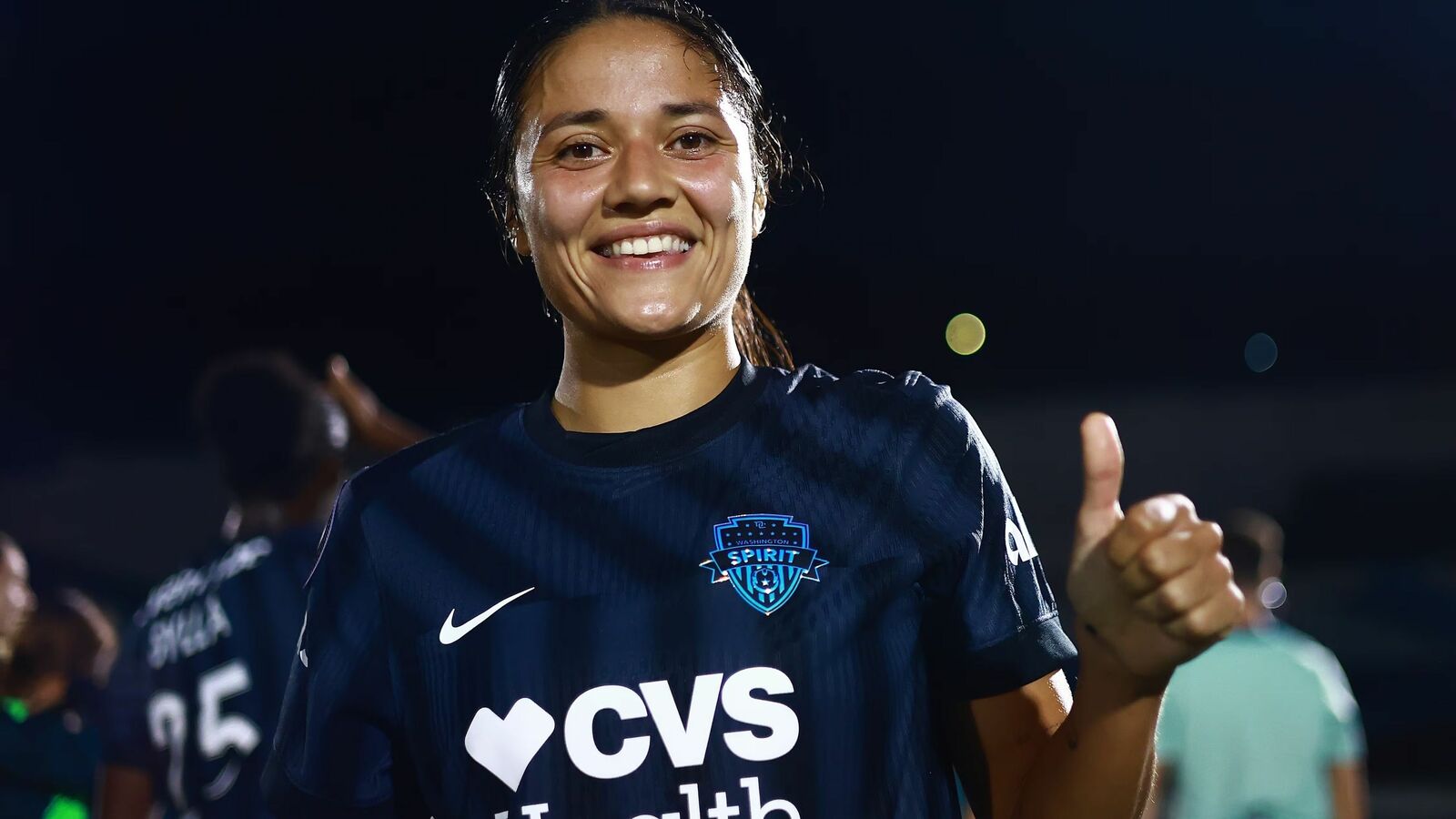Manchester United ficha a la mexicana Rebeca Bernal hasta 2029