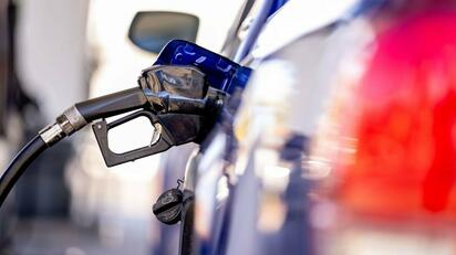 Canadá extiende rebaja al impuesto sobre combustibles hasta 2027
