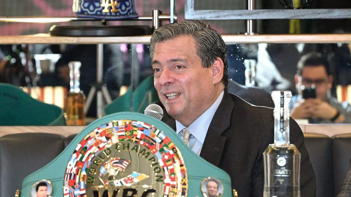 Sulaimán abre la puerta a una cartelera de Canelo en el Coloso de Santa Úrsula