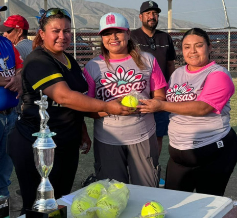 Inauguran tercera edición de la Liga Femenil de Softbol en Cuatro Ciénegas