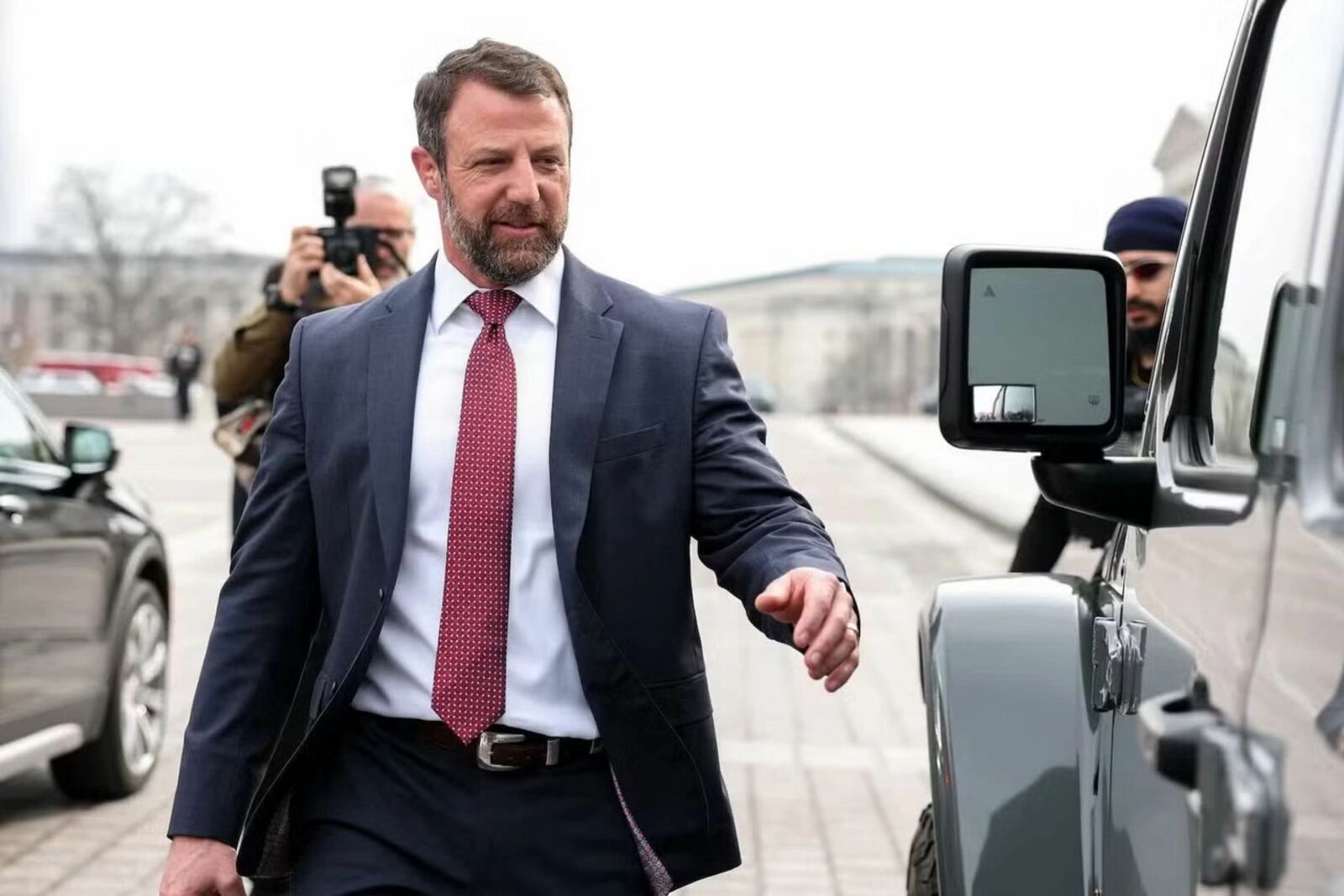 Avión que transportaba a secretario de Seguridad de EU aterriza de emergencia