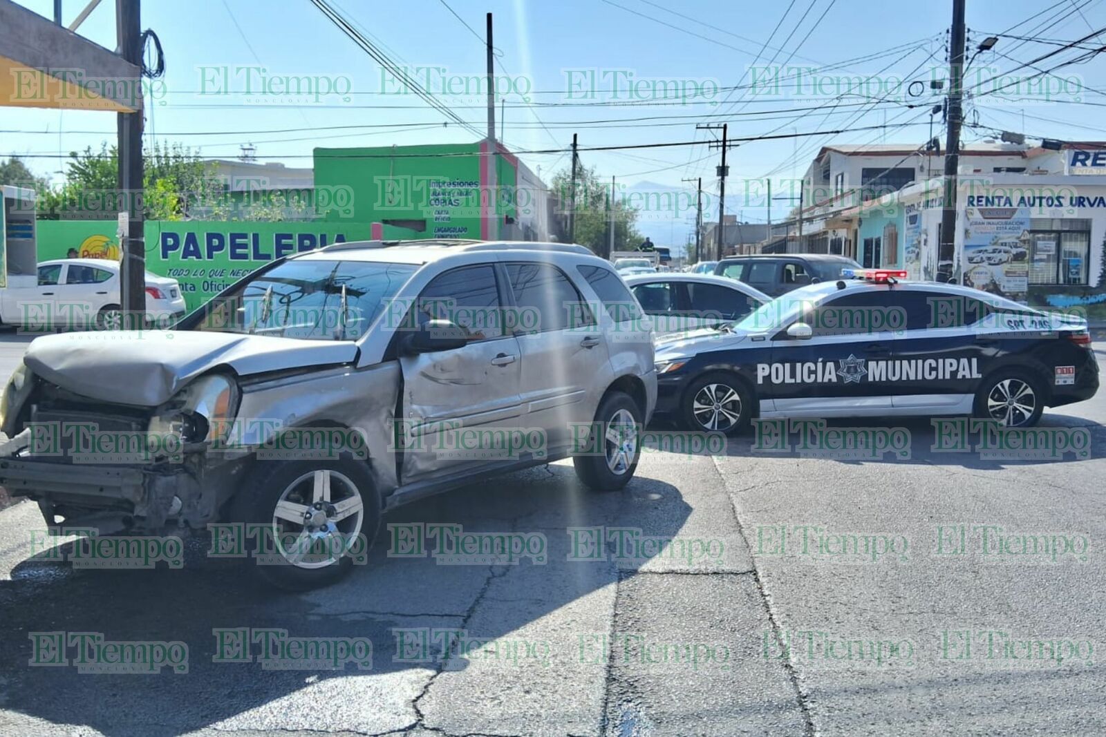 BMW termina con severos daños tras choque en el Centro de Monclova