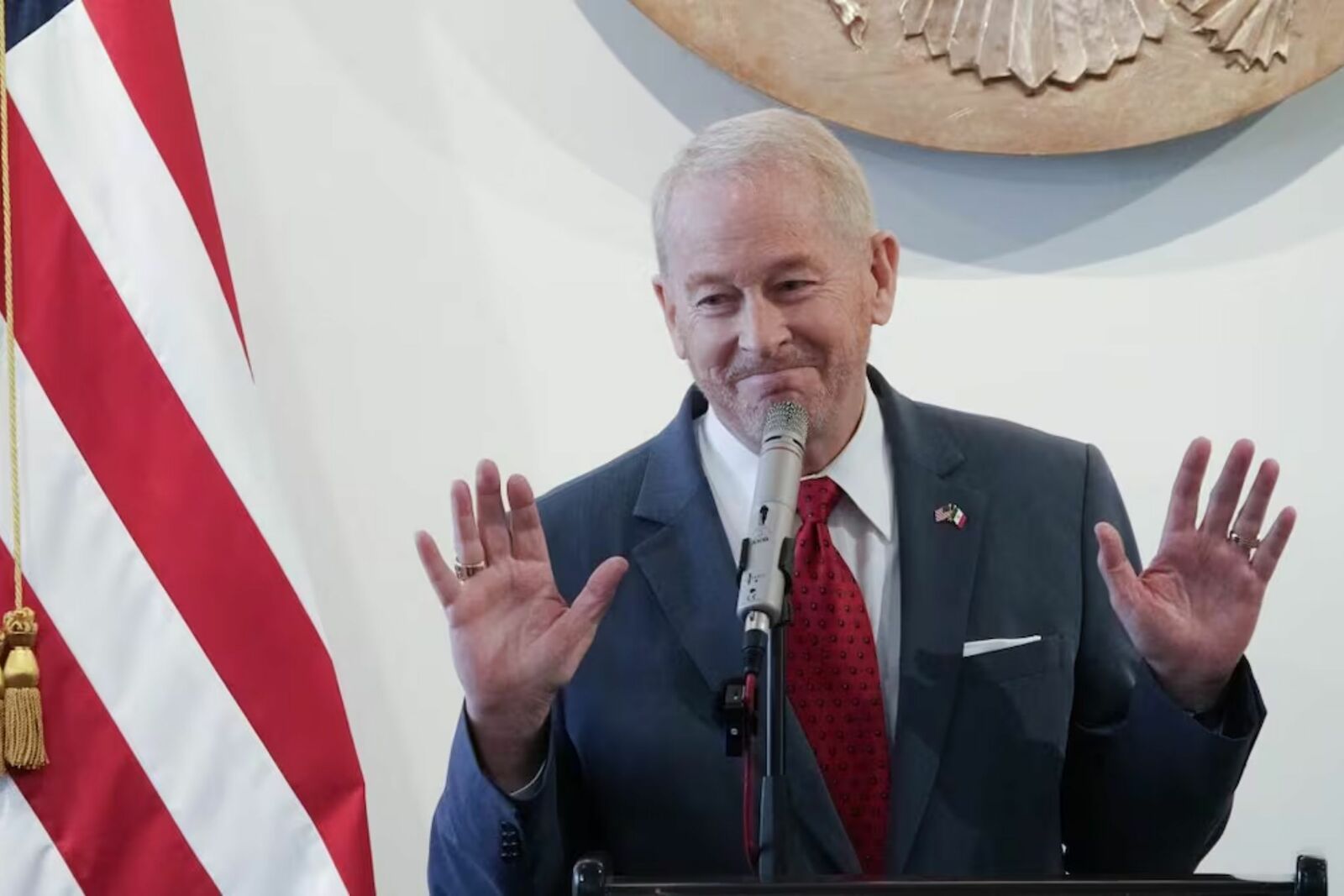 Embajada de EU reconoce freno de 210 armas provenientes de Texas