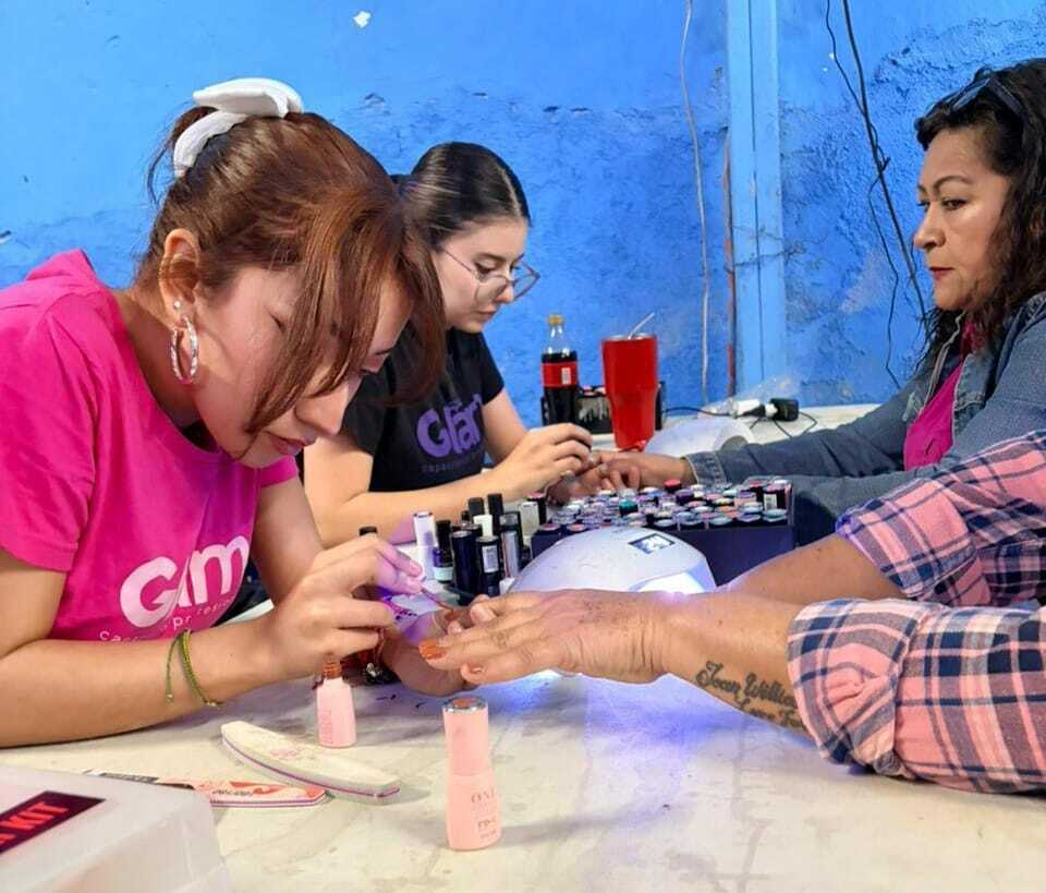 Acercan servicios gratis a mujeres del medio rural