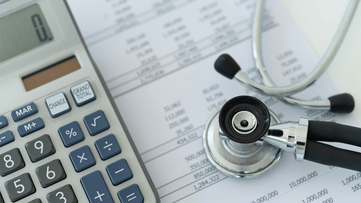 Buscan limitar aumentos de hasta 80% en seguros médicos