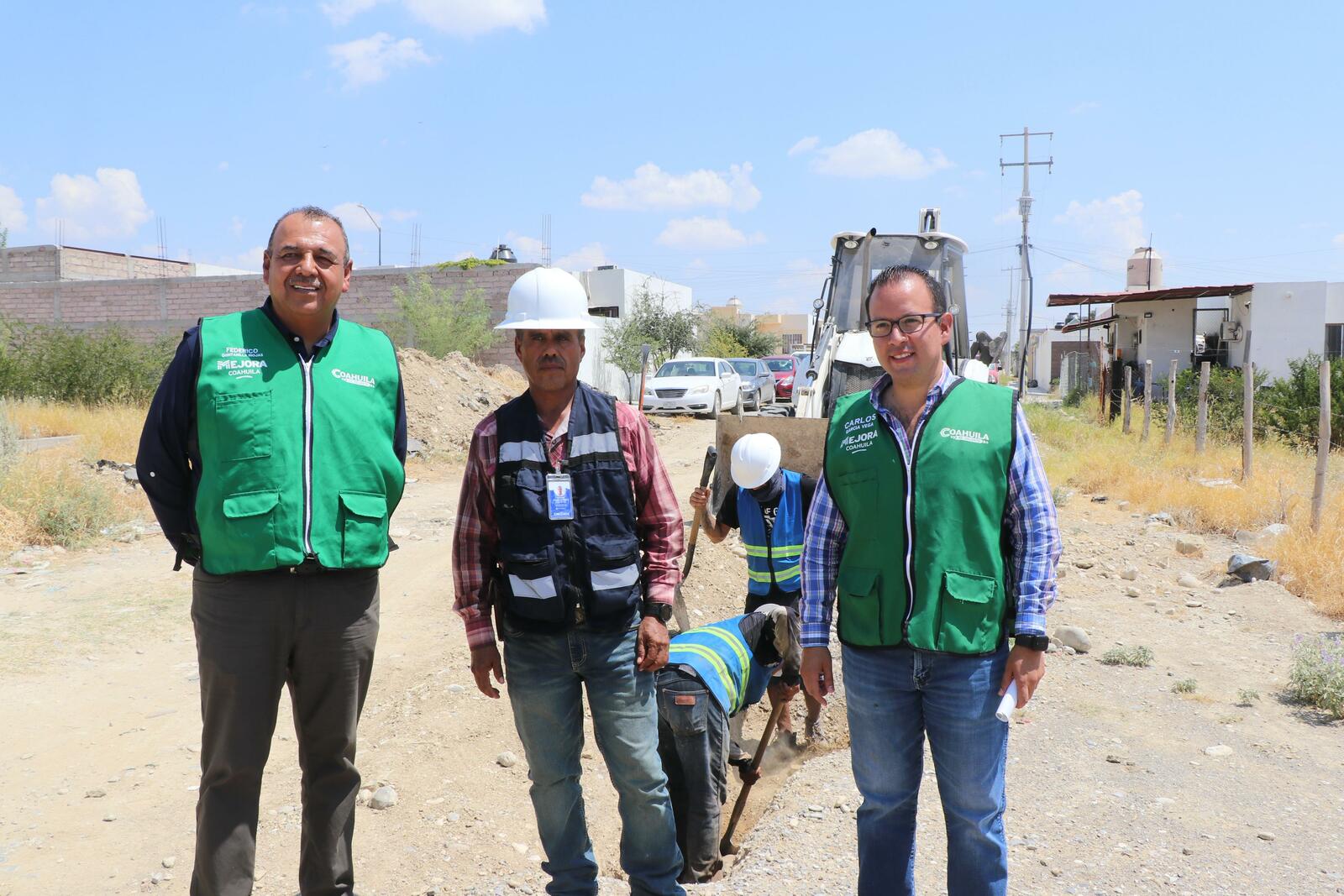 Amplían red de agua potable para beneficiar a mil familias en Sabinas