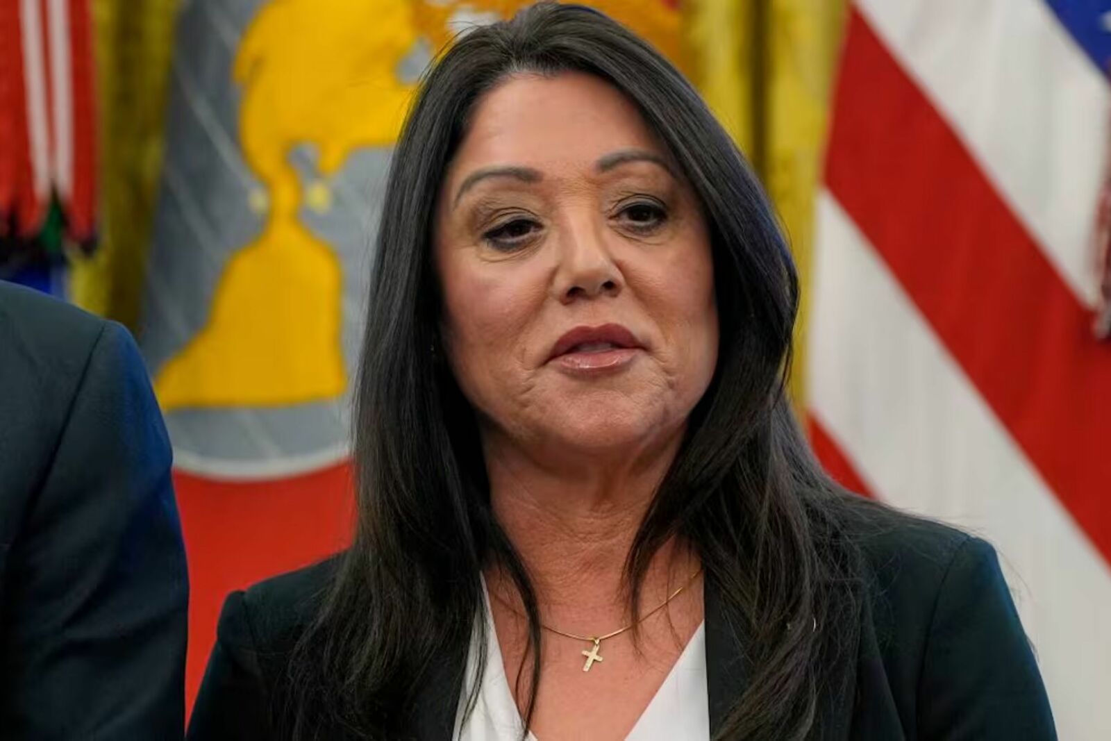 Exsecretaria de Trabajo de Trump bebía en su oficina y usaba recursos públicos