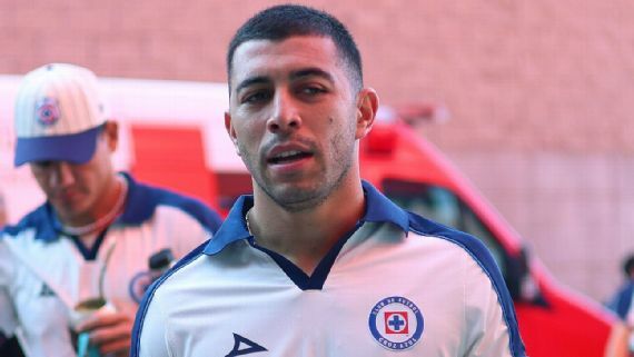 Erik Lira regresa a entrenamientos de Cruz Azul tras días de descanso