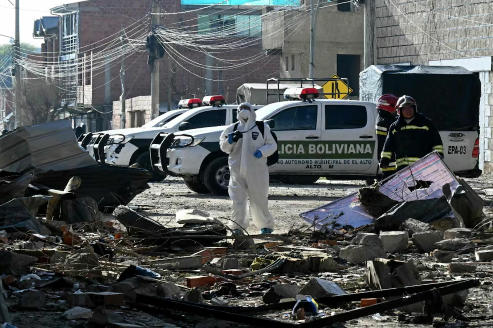 Explosiones en recinto militar de Bolivia dejan 14 desaparecidos