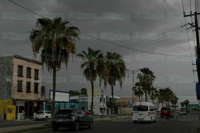 LLUVIAS El pronóstico contempla temperaturas cercanas a los 38 °C como máxima y 24 °C como mínima. La lluvia que comenzó a registrarse la tarde de este sábado