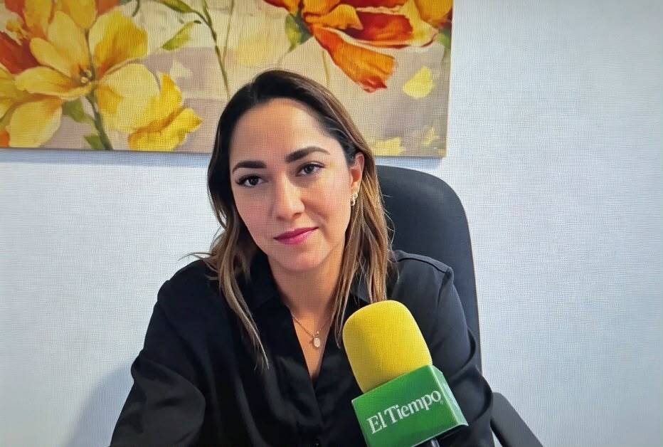 Alumnos del COBAC reciben donación de equipo de cómputo