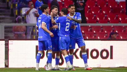 Cruz Azul vence 1-0 a Santos con gol de Paradela al minuto 89