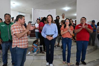 Sari Pérez lleva apoyo alimentario a las colonias de Frontera