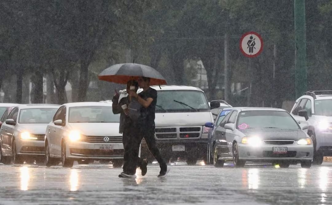 Lluvias dejan dos personas lesionadas por caída de un rayo