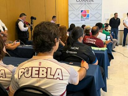Monclova reúne a entrenadores de todo México en capacitación de tiro con arco