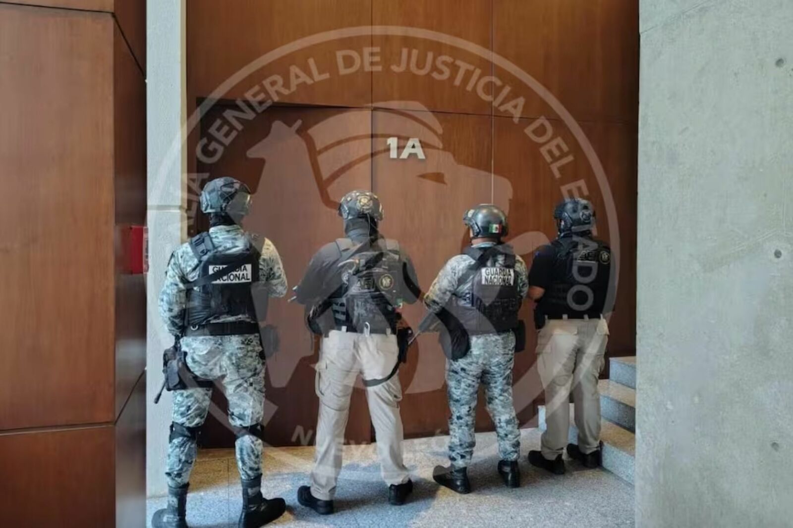 Aseguran Ferrari y Lamborghini durante cateo por presunto huachicol en San Pedro