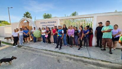 Madres de familia denuncian presuntas irregularidades, falta de rendición de cuentas y desigualdad en la climatización escolar.  Padres de familia