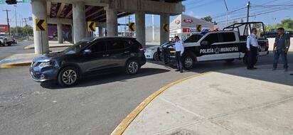 Choque bajo puente del Pape deja daños y moviliza a Tránsito