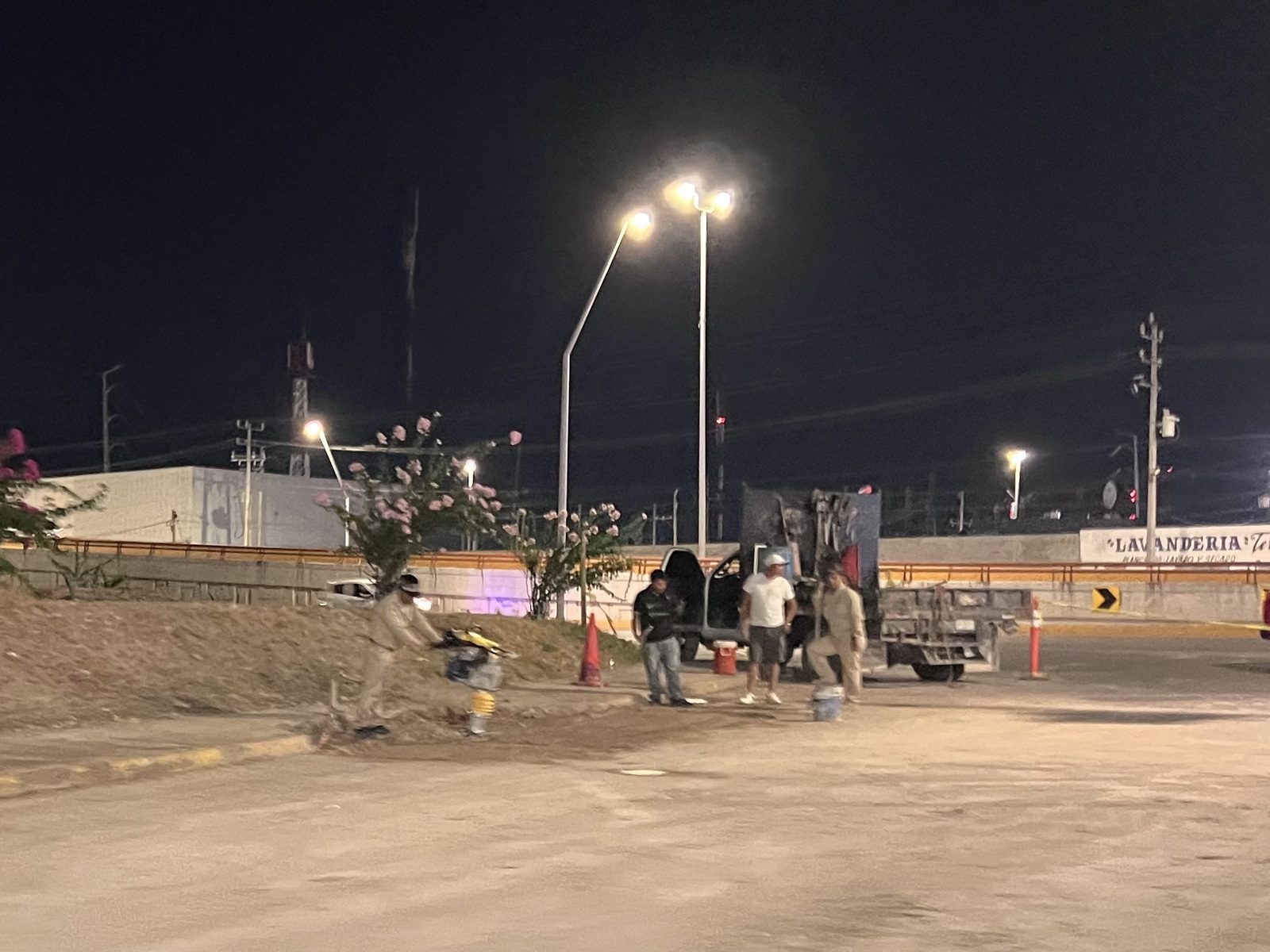 Drenaje: La obra estuvo concluyendo durante la noche del lunes, cerca de las 21:00 horas. Drenaje: La obra estuvo concluyendo durante la noche del lunes, cerca de las 21:00 horas.