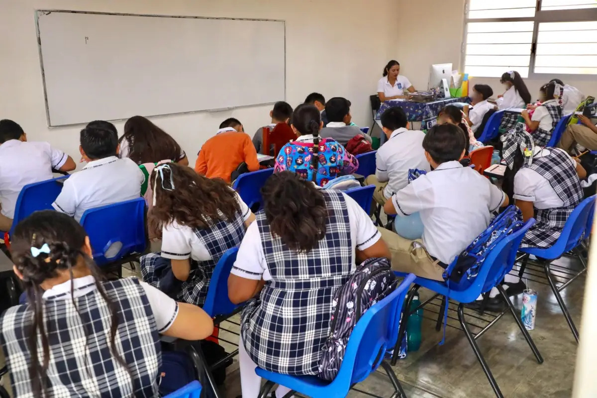 Claudia Sheinbaum cuestiona PISA y destaca avance en ciencias