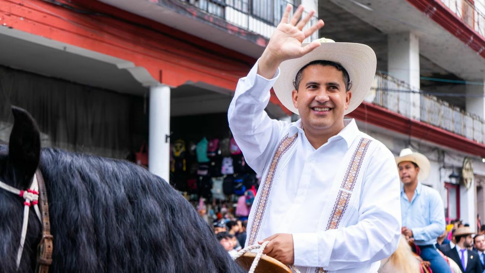 Sheinbaum deja en manos de la FGR caso Carlos Manzo