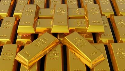 Oro se mantiene estable ante expectativas de tasas en EU