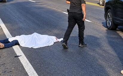Investigan muerte de hombre localizado sobre la carretera Federal 57 en Nava