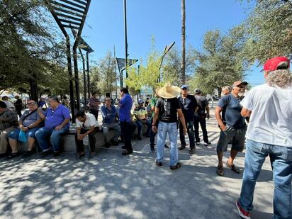 Trabajadores de AHMSA mantienen convocatoria a marcha por pagos pendientes