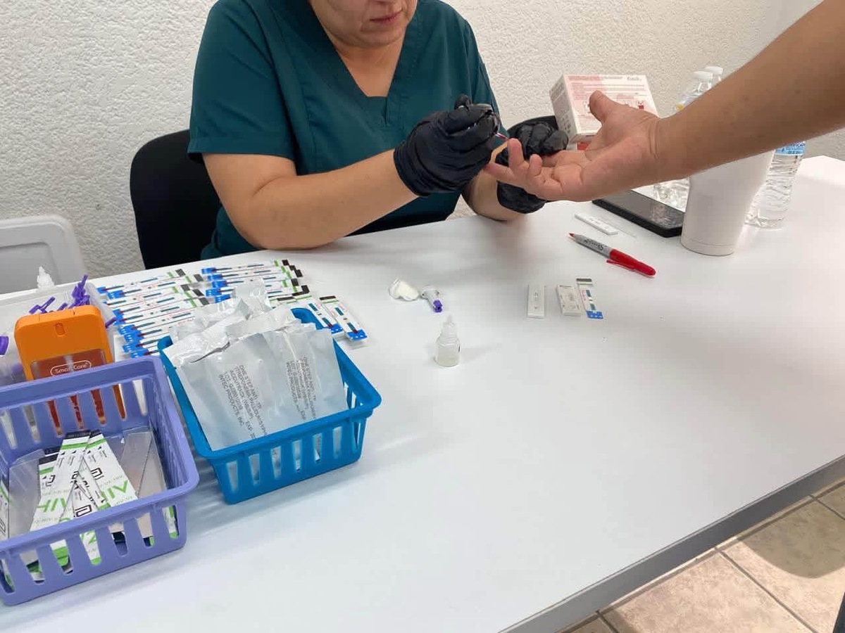 Acercan pruebas de VIH, sífilis y hepatitis C a trabajadores de Piedras Negras