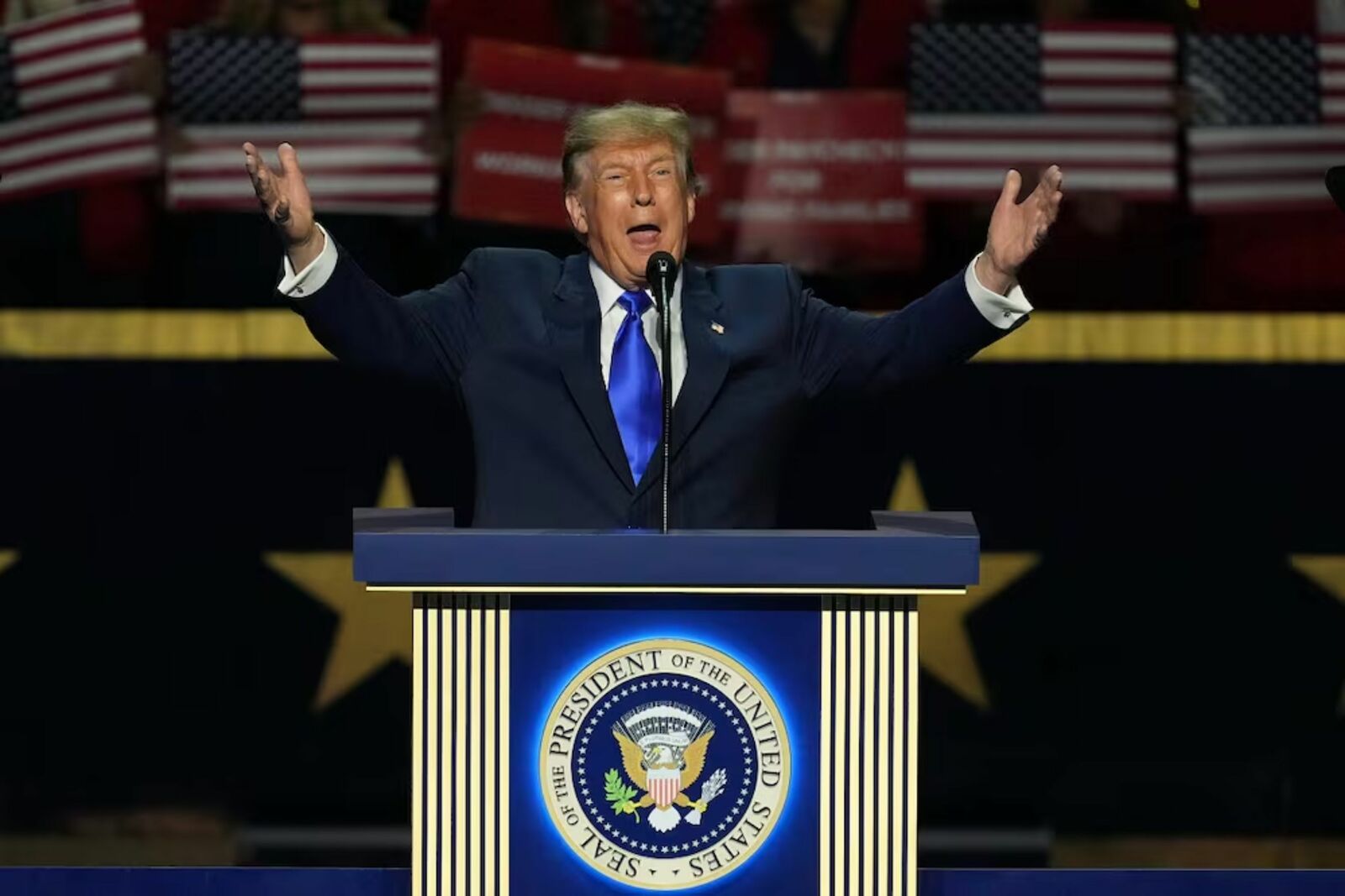 Trump promete 5 mil dólares si los republicanos ganan en noviembre