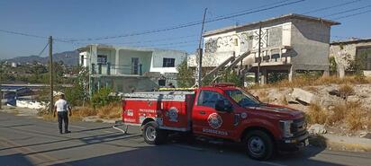 Reportan incendio en Alcohólicos Anónimos del Centro; solo era maleza