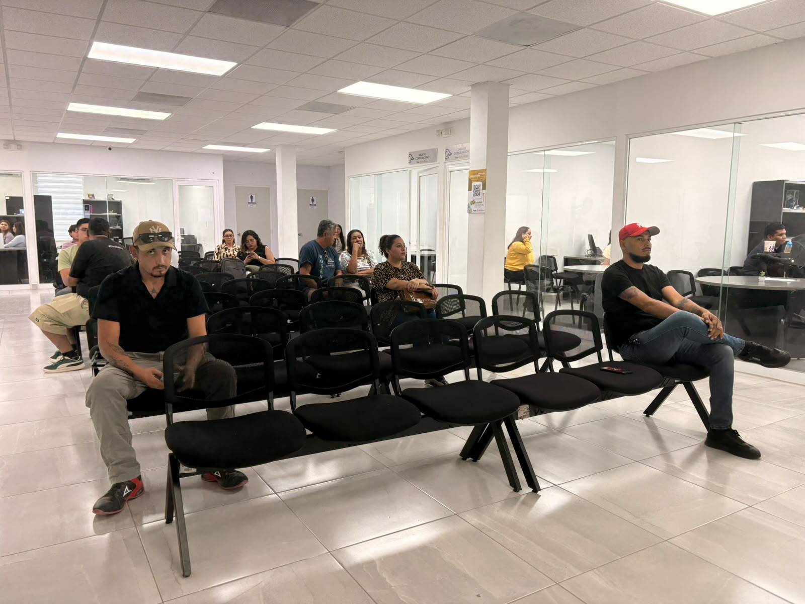 Maestros buscan salida a conflictos en Conciliación Laboral