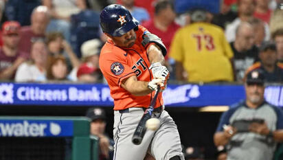 Altuve alcanza los 2,500 imparables en el Citizens Bank Park