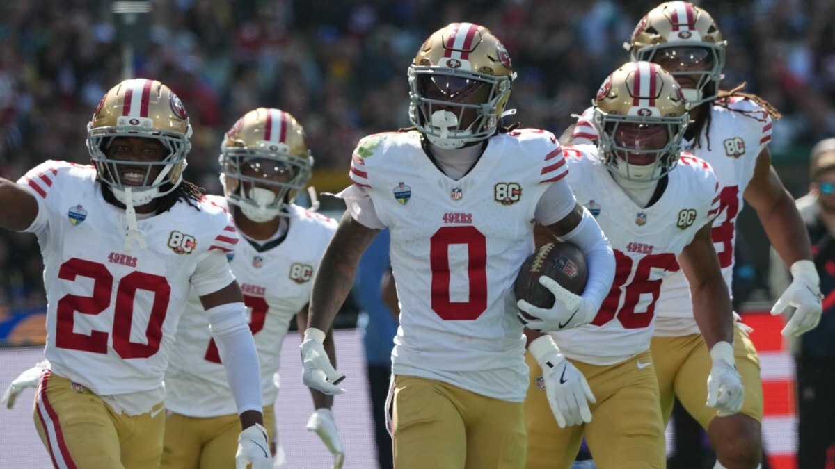 49ers vencen 27-7 a Rams en el primer partido de NFL en Australia