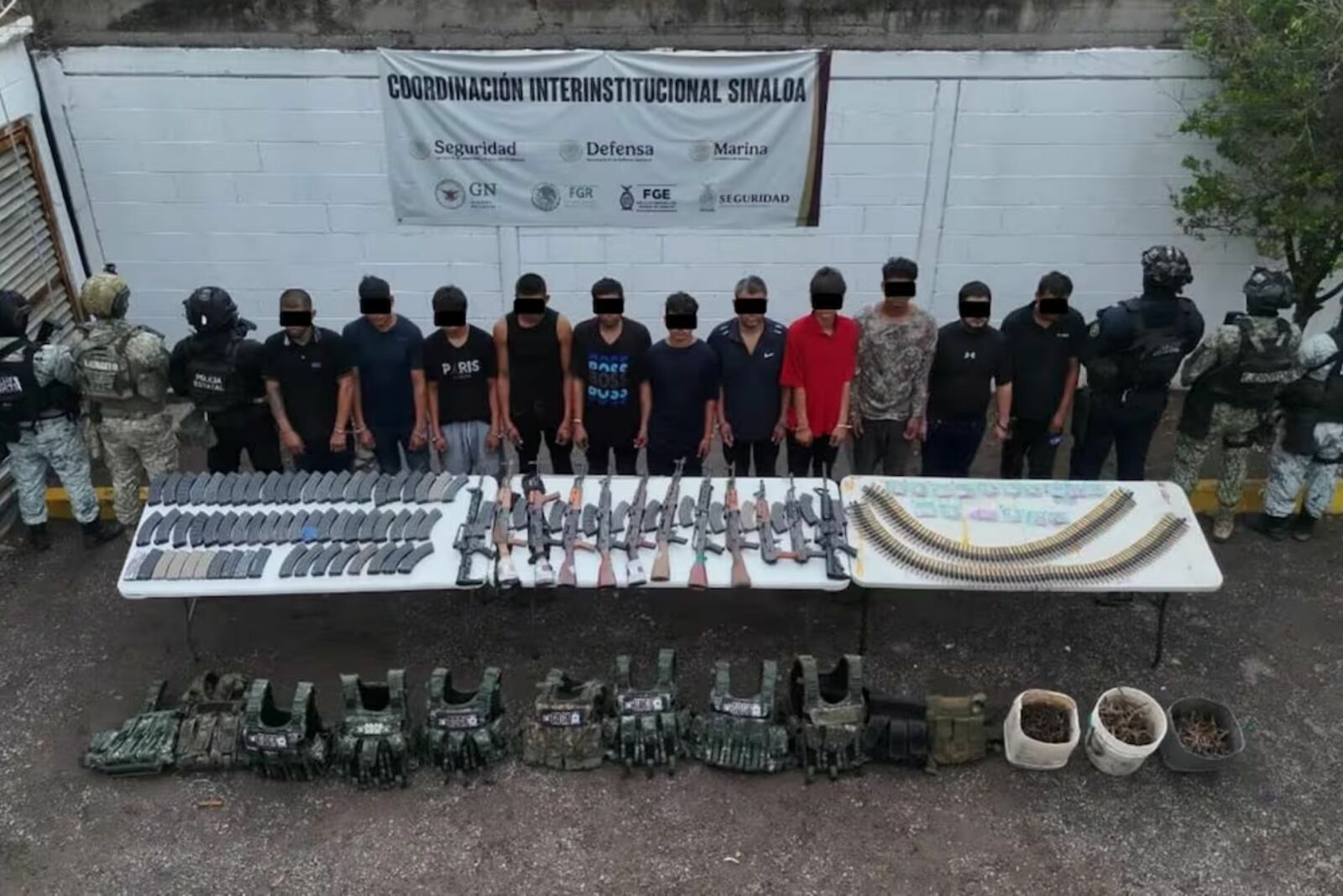 Detienen en Sinaloa a 11 presuntos integrantes de “Los Chapitos”