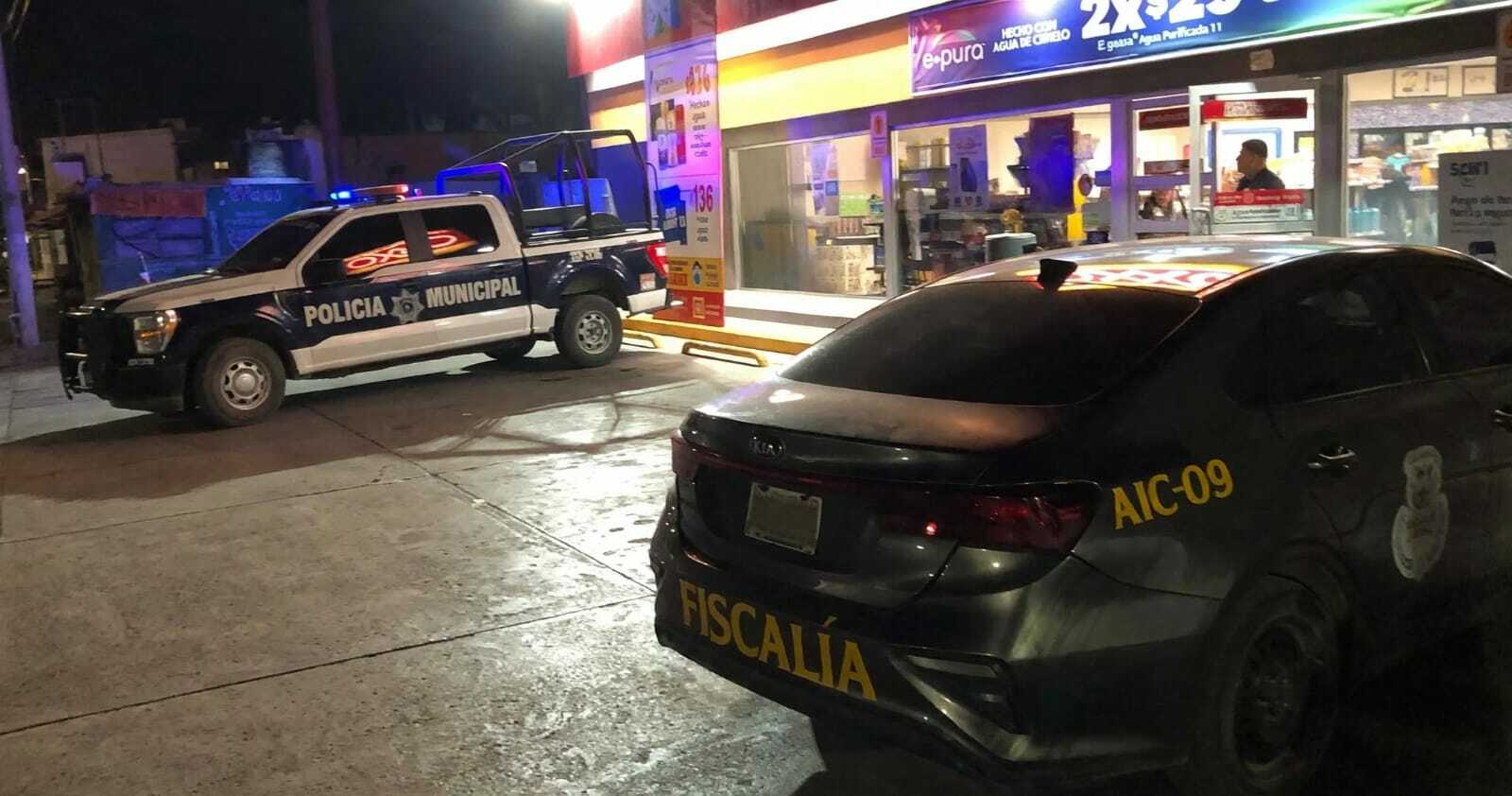 Empleados frustran robo y enfrentan a dos presuntos ladrones en El Pueblo
