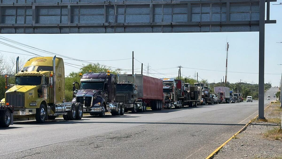 Tractocamiones clásicos hacen rugir a Monclova