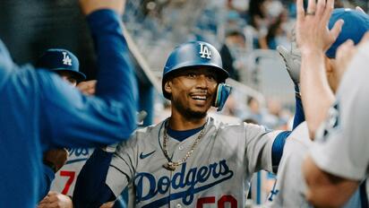 Mookie Betts conecta el jonrón 10,000 de los Dodgers en Los Ángeles