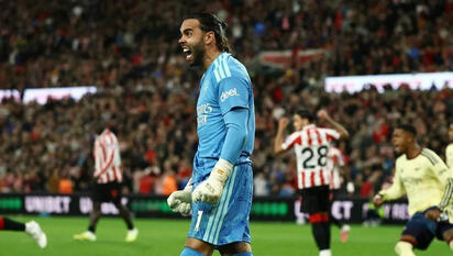David Raya ataja un penalti y guía al Arsenal a la victoria ante Sunderland