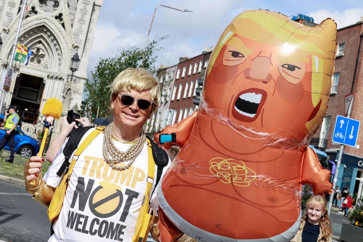 Protesta masiva en Irlanda: más de 10 mil personas rechazan visita de Donald Trump