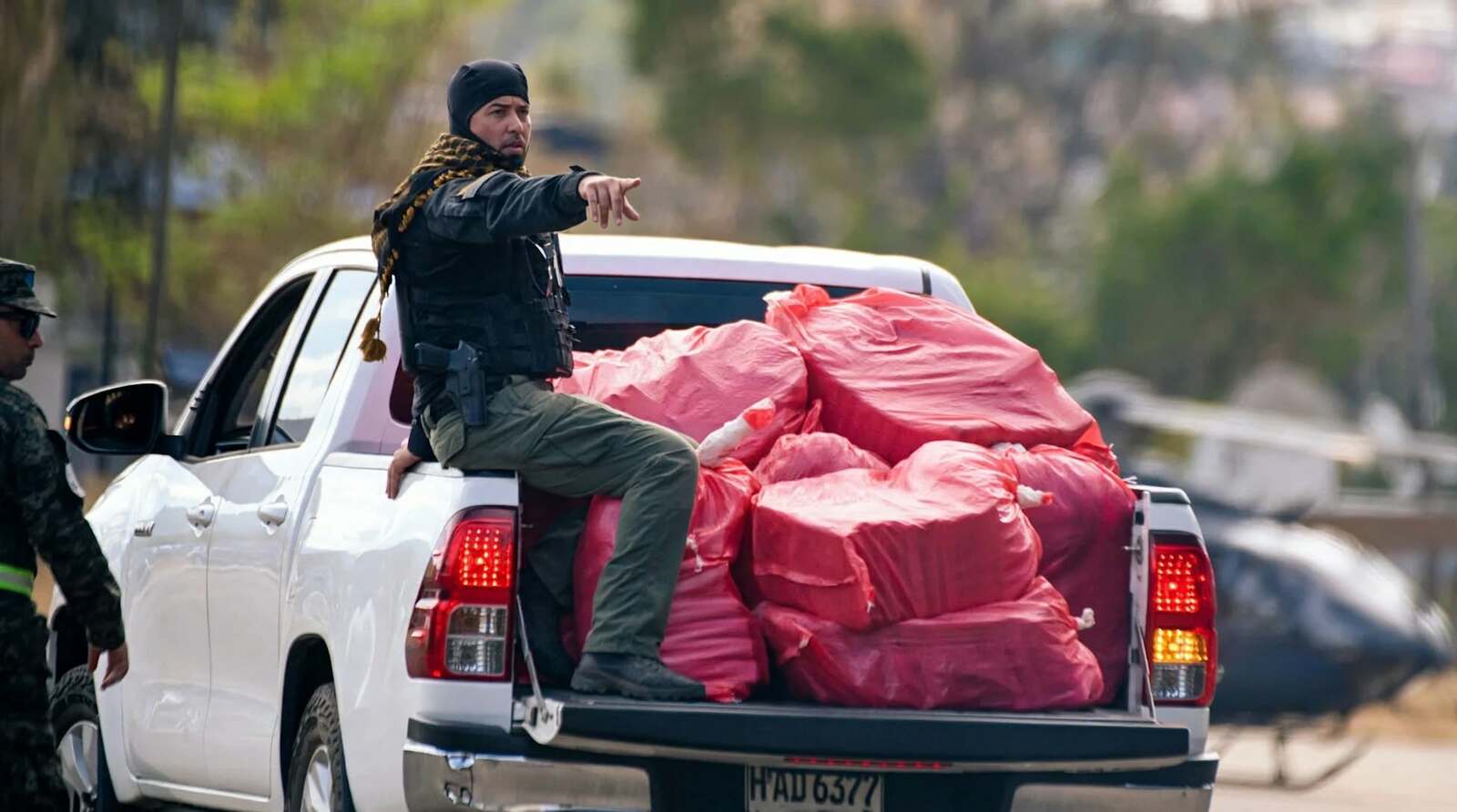 Autoridades de Honduras decomisan 1.6 toneladas de cocaína en el Caribe