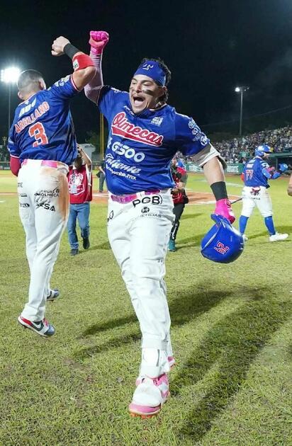 Daniel Camarena brilla con joya de dos hits en el triunfo de Olmecas