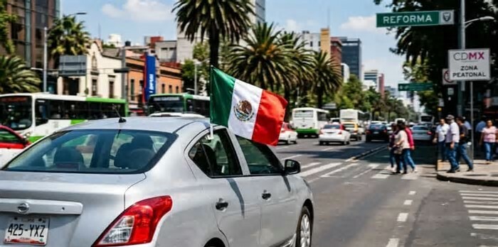 ¿Llevas la bandera en tu coche? El error en Fiestas Patrias que te costará caro