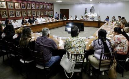 Gobernadora interina de Sinaloa se reúne con buscadoras de Sinaloa