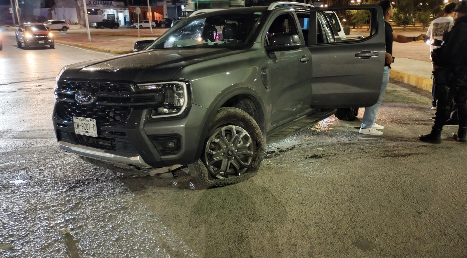 accidente vial: David no consumió alcohol, pero una maniobra evasiva provocó el aparatoso accidente en el puente Calicanto.