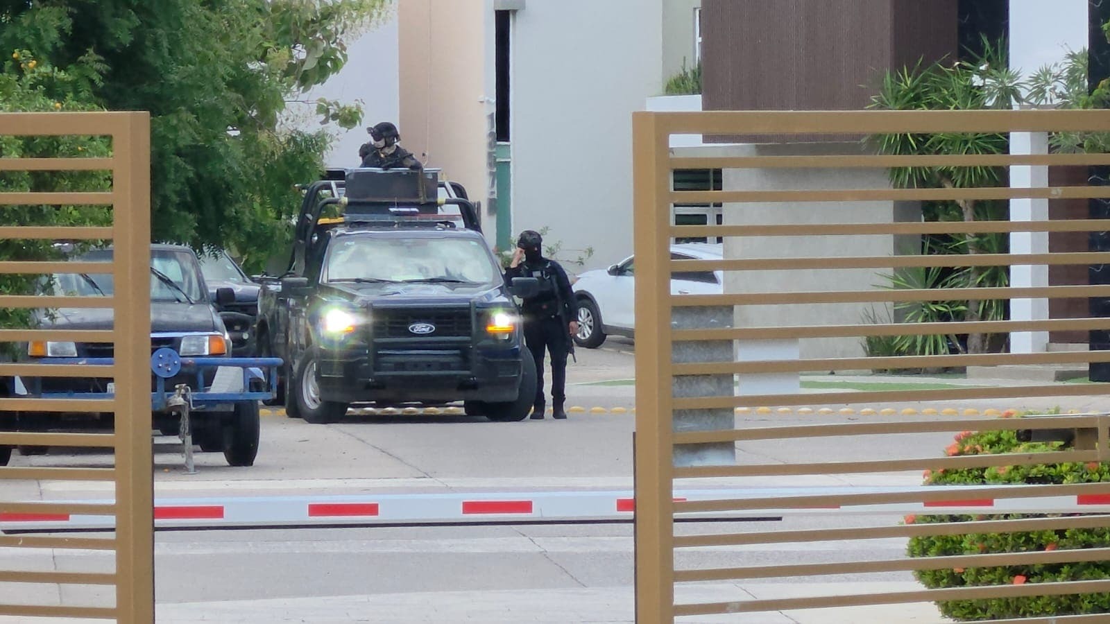 Dos residencias son aseguradas durante operativo militar en Culiacán