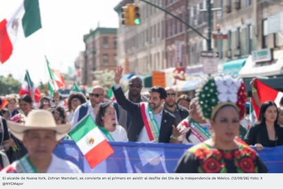 Alcalde de Nueva York asiste a desfile por la Independencia de México
